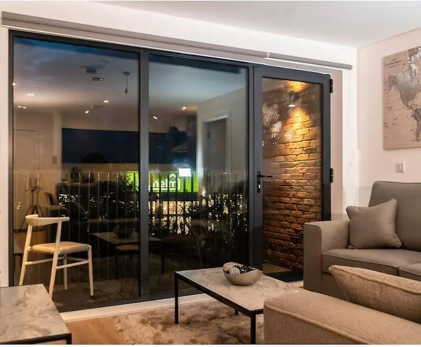 Manchester Lovely 2 Bedrooms Apartment Altrincham